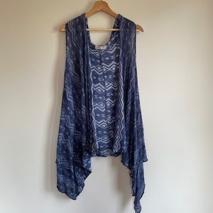 Hollister One Size Beachy Knit Hooded Handkerchief Vest